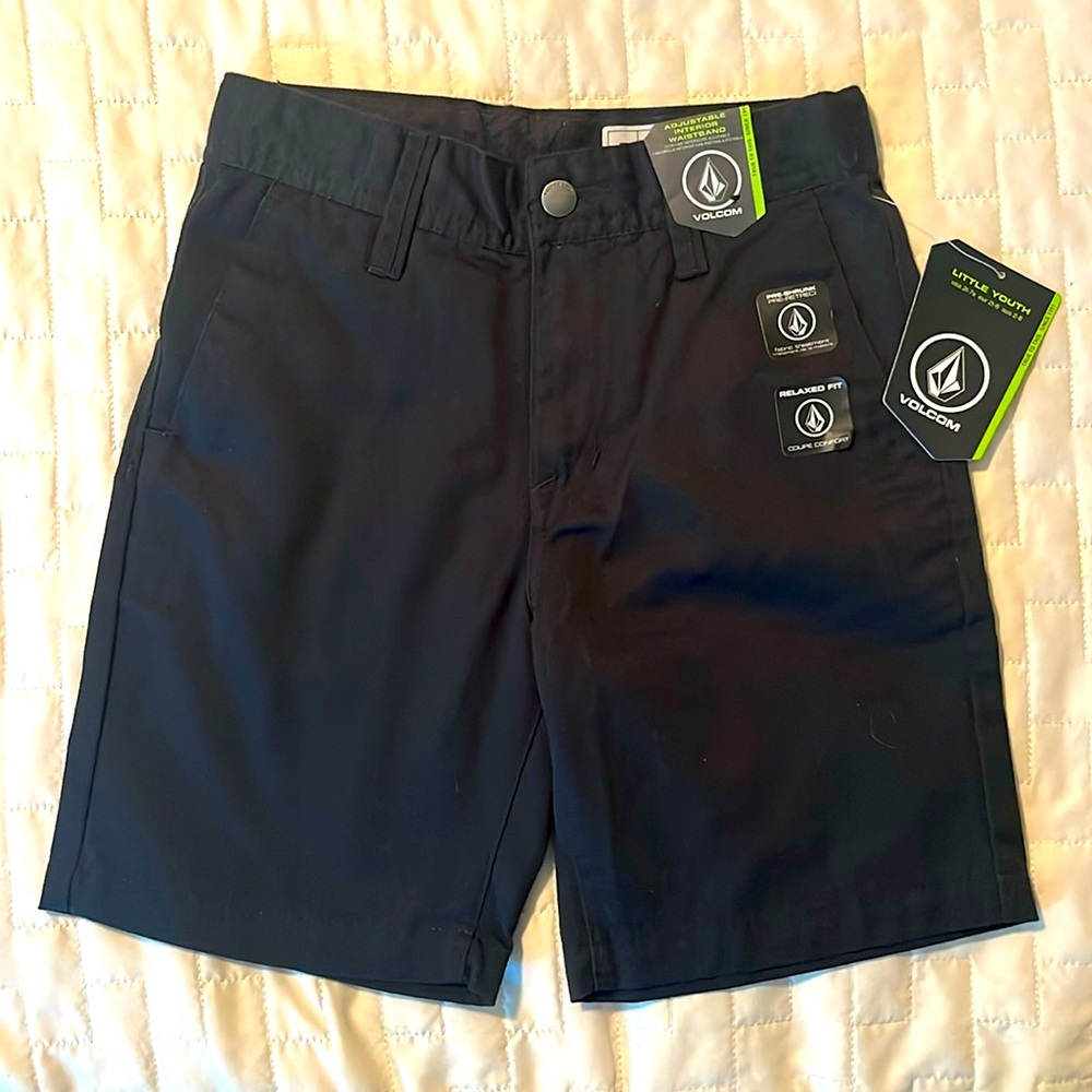 **New** boys volcom shorts